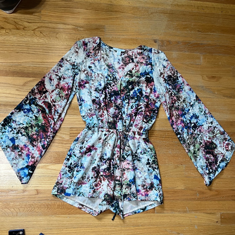 Charlie Jade Long sleeve Satin Floral Romper - Size small